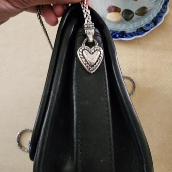 Brighton Black Croc-Embossed Chain Bag – Silver Heart Clasp – Elegant & Rare - Picture 3 of 5